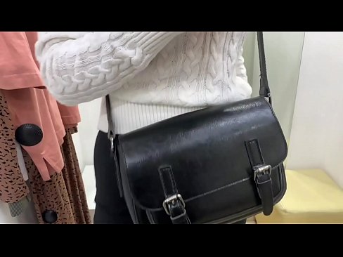 ❤️ Melancap awam perempuan jalang FeralBerry dengan dildo di dalam bilik pemasangan Lucah pada ms.dewporn.ru ️❤