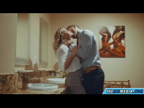 ❤️ Apabila awek berambut perang menggoda anda di tandas awam Lucah pada ms.dewporn.ru ️❤